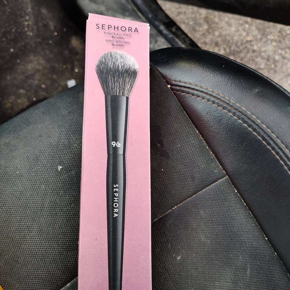 Sephora Pro Blush Brush - Black and Pink